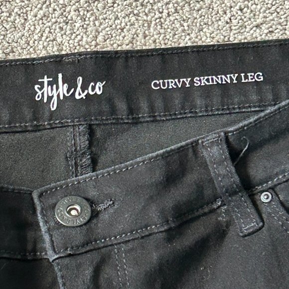 Style & Co. Black Curvy Skinny Leg Jeans -size 16 - Picture 3 of 10